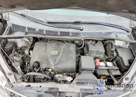 2018 Toyota Sienna Se z USA, uszkodzony, nr VIN 5TDXZ3DC2JS950630